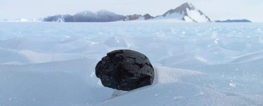 Антарктида - Метеорит в Антарктиде