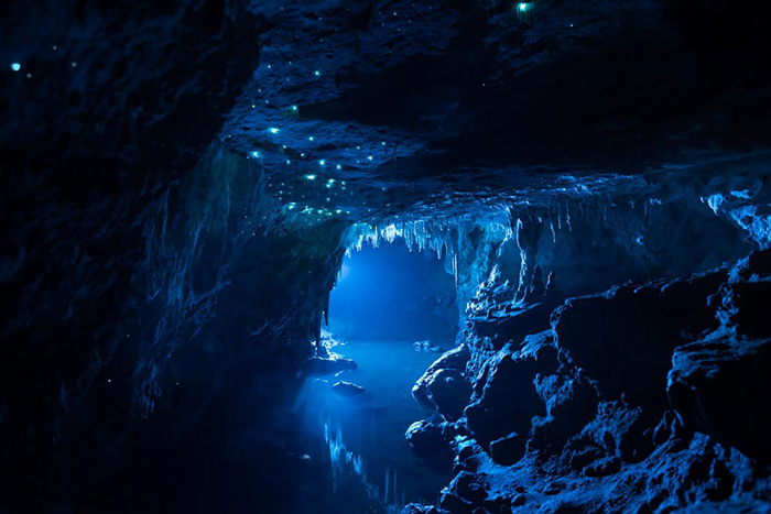 Пещера Вайтомо
