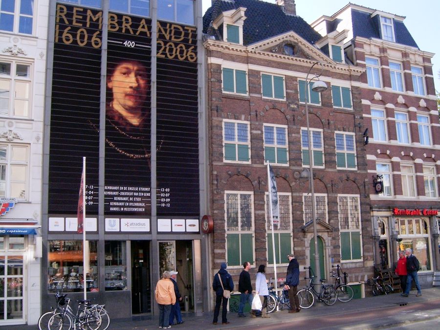 вход в дом-музей Рембрандта, достопримечательности Амстердама