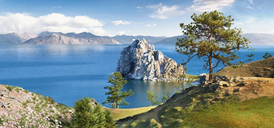вид на озеро байкал и скалы, объекты ЮНЕСКО