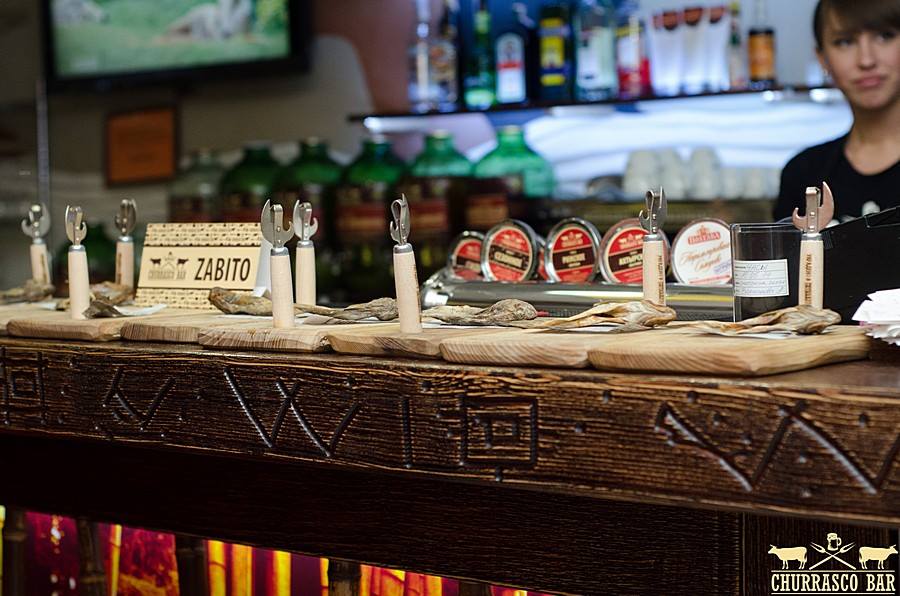 барная стойка в Чураско бар, интересные места в Харькове