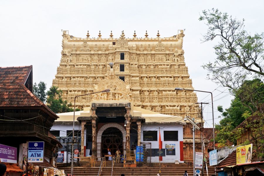 Храм Падманабхасвами издалека, отдых в Индии