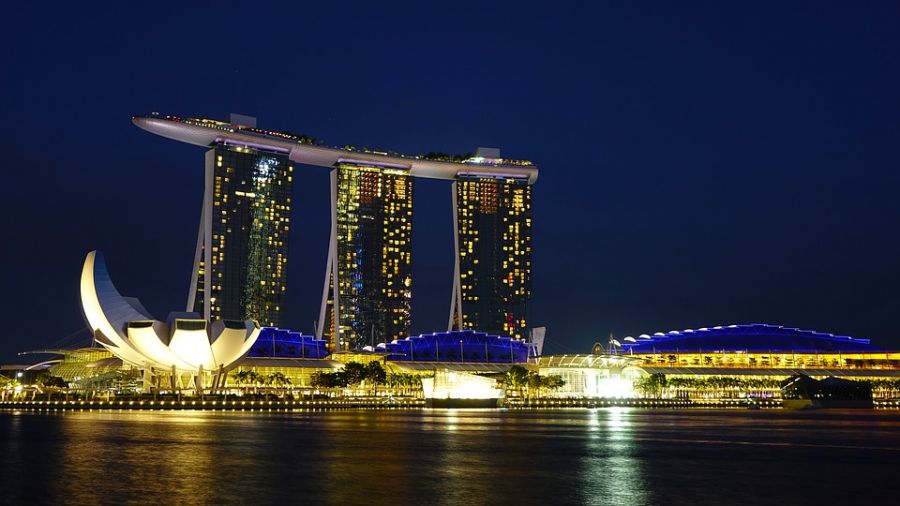 вид на ночной Сингапур, что посмотреть в Сингапуре