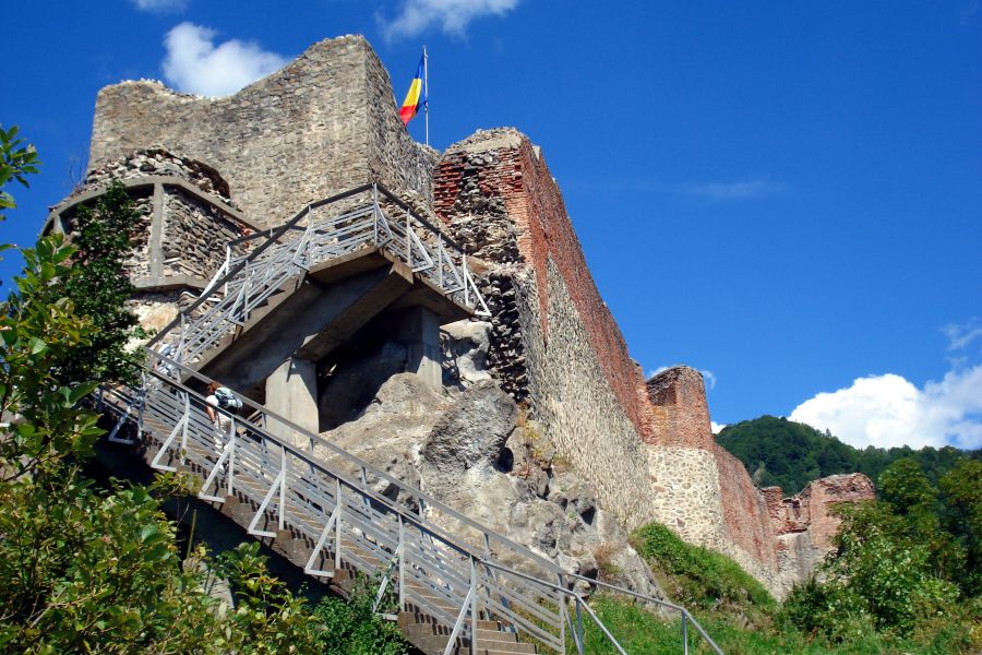 замок поенарь, архитектура, руины, отдых в румынии, трансильвания