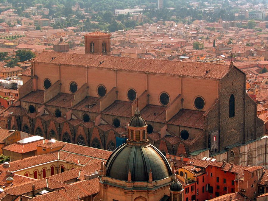 фасад здания, базилика, церковь в италии, базилика сан-петронио, вид на город, вид с высоты
