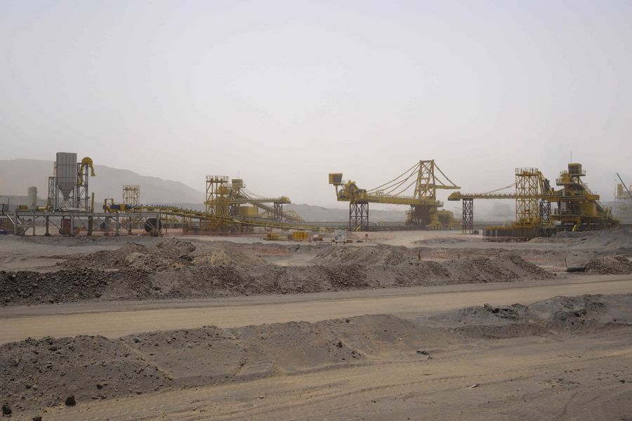 шахта в мавритании, железорудная шахта, добыча руды