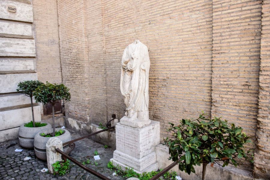 римская статуя, античная статуя, древняя статуя, пасквиль, говорящая статуя в риме, говорящие статуи